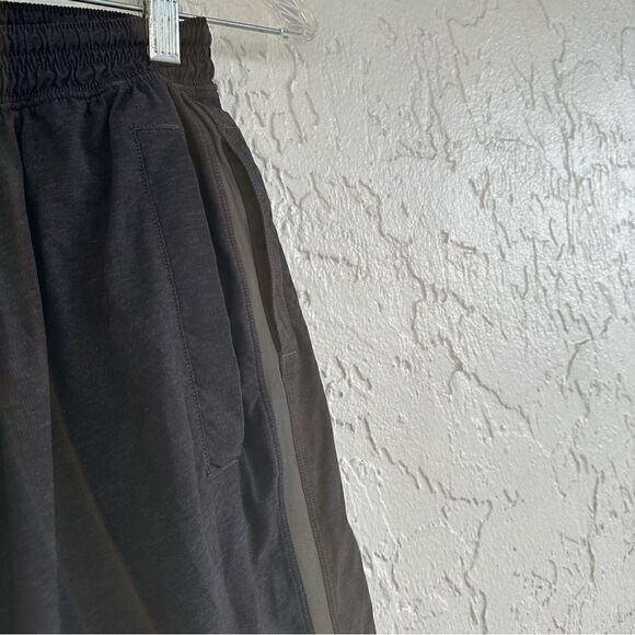LULULEMON Athletic Shorts Men’s Medium Gym Casual Pockets - Picture 3 of 7